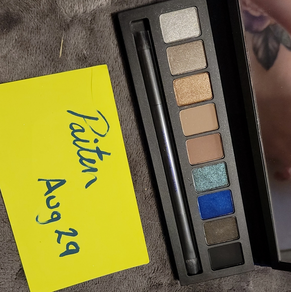 MAC Shiny Pretty Things Eye Palette